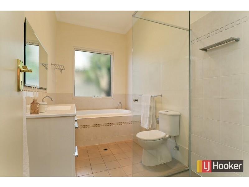 2 Dinwoodie Avenue, Clarence Gardens SA 5039