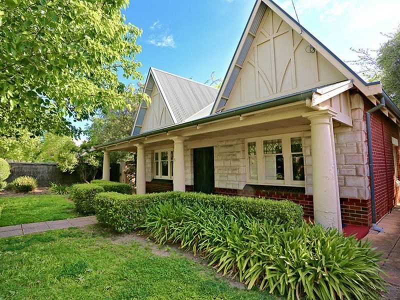 15 Lynington Street, Tusmore SA 5065