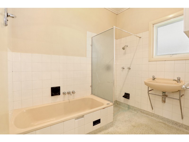4 Athalie Avenue, Parafield Gardens SA 5107