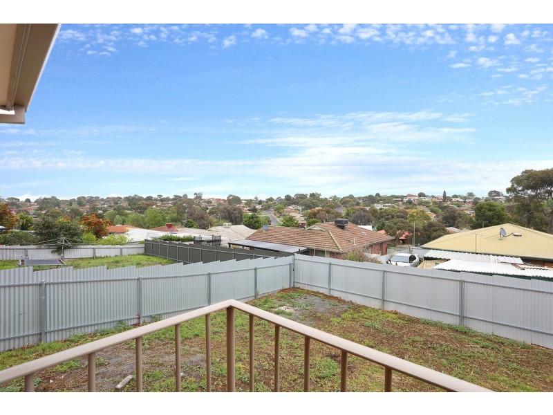 17 Cumberland Crescent, Huntfield Heights SA 5163