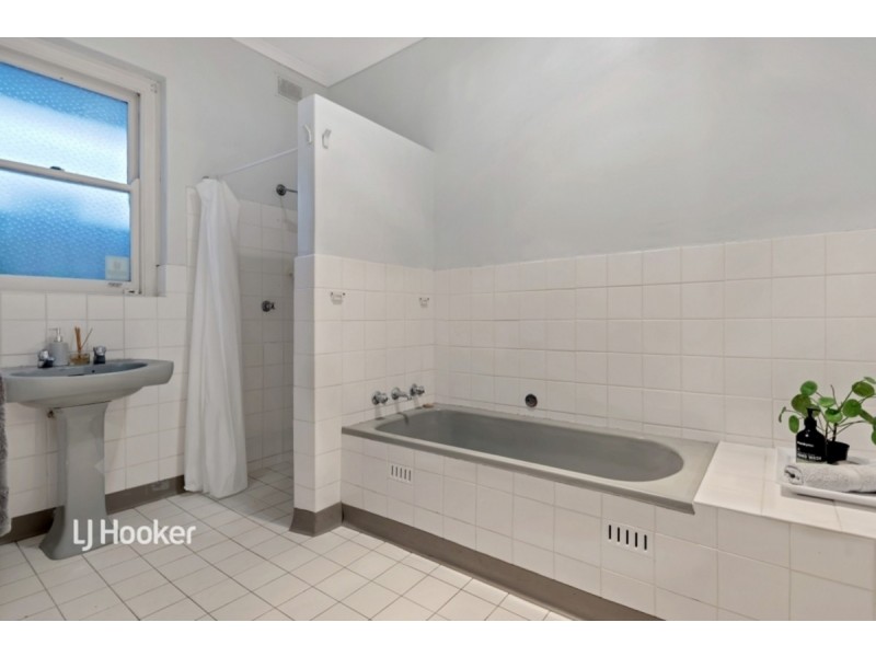 5 Sitters Memorial Drive, Burnside SA 5066