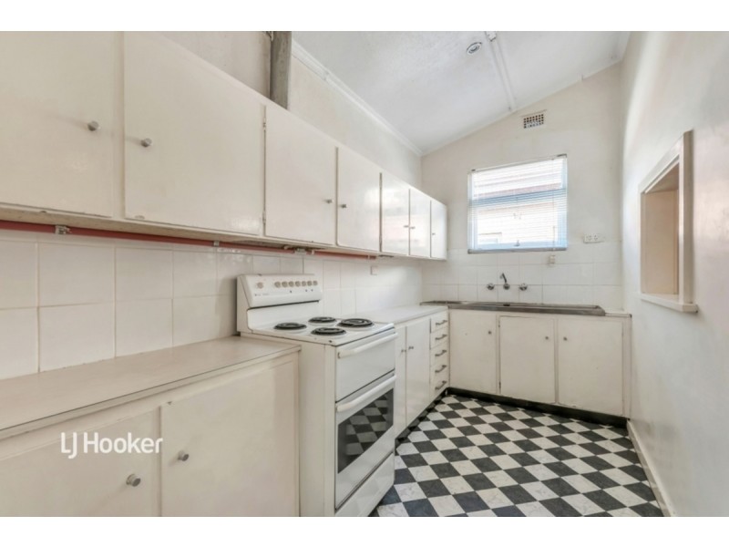 11 Cowper Road, Black Forest SA 5035