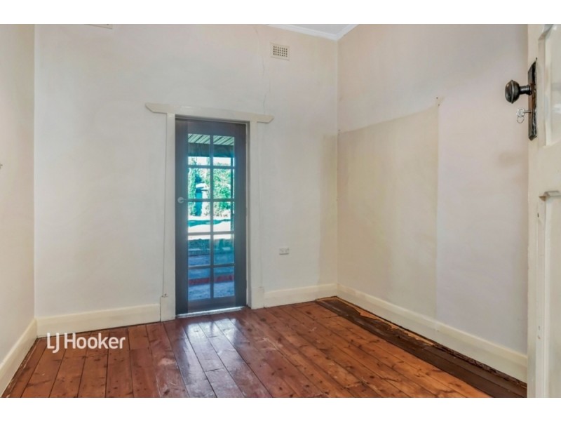 11 Cowper Road, Black Forest SA 5035