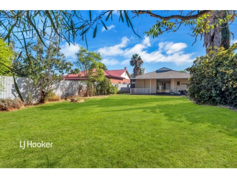 11 Cowper Road, Black Forest SA 5035