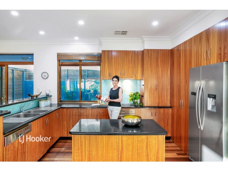 1 St Andrews Avenue, Mount Osmond SA 5064