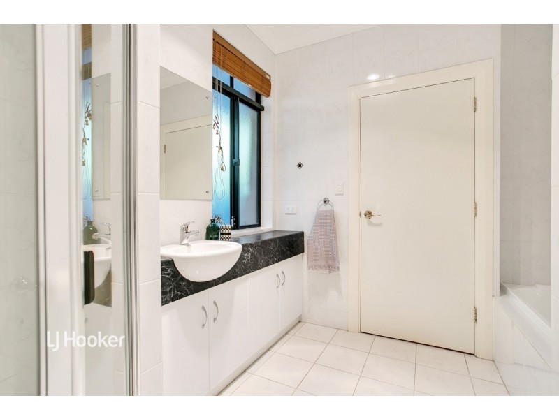 1 St Andrews Avenue, Mount Osmond SA 5064