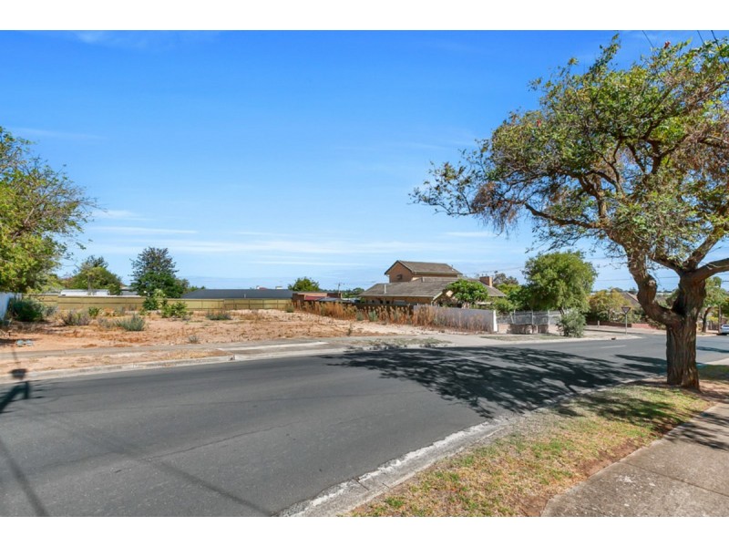 31 & 33 The Crescent, Blair Athol SA 5084