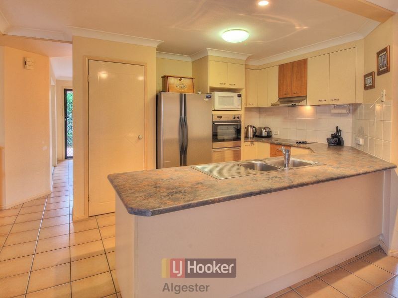 13 Swanbrook Place, Parkinson QLD 4115