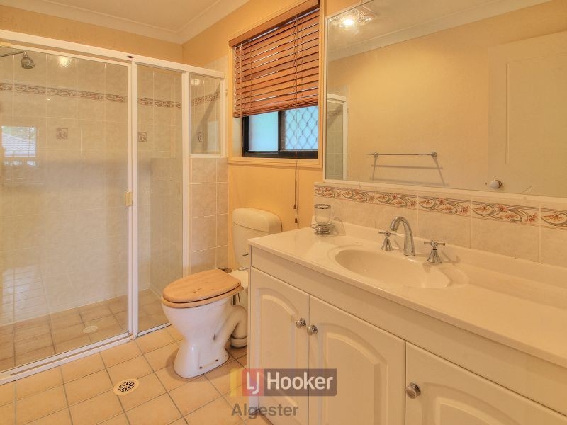 13 Swanbrook Place, Parkinson QLD 4115