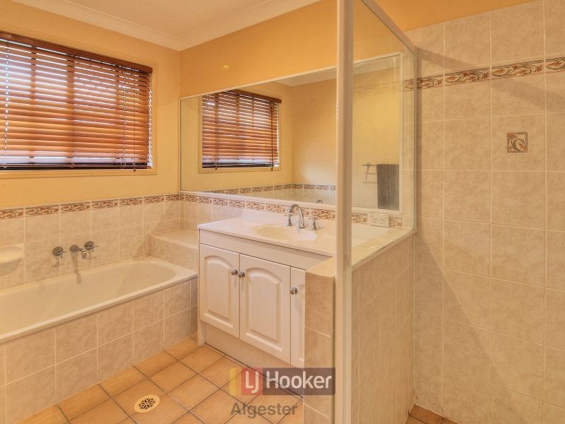 13 Swanbrook Place, Parkinson QLD 4115