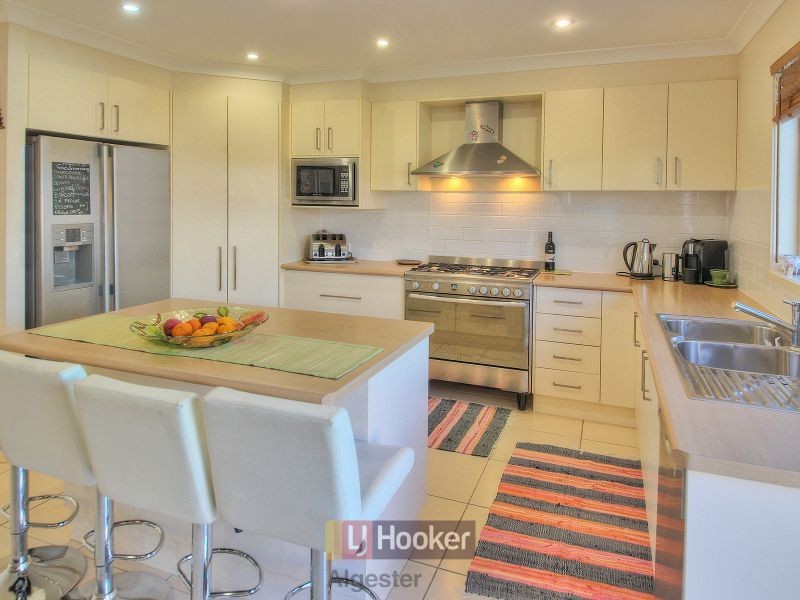 12 Denver Grove, Regents Park QLD 4118