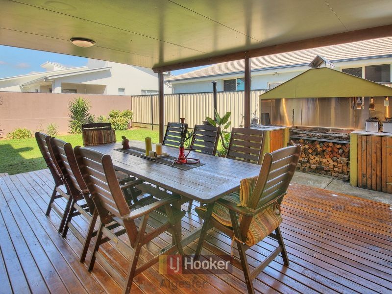 12 Denver Grove, Regents Park QLD 4118