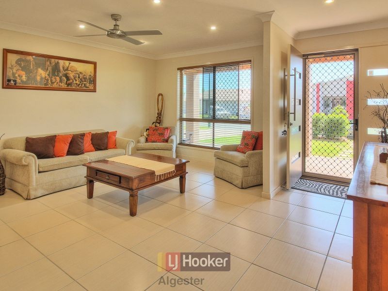 12 Denver Grove, Regents Park QLD 4118