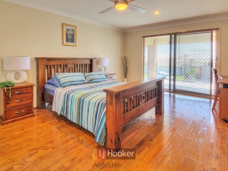 12 Denver Grove, Regents Park QLD 4118