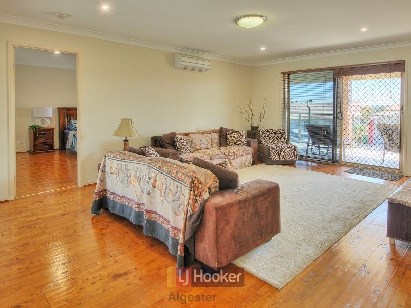 12 Denver Grove, Regents Park QLD 4118