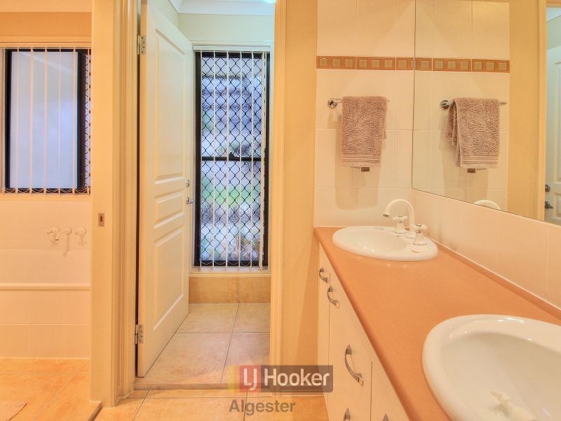 46 Morialta Place, Parkinson QLD 4115