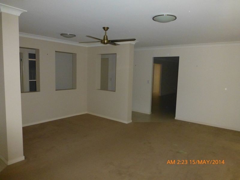 8 Ayesha Place, Calamvale QLD 4116