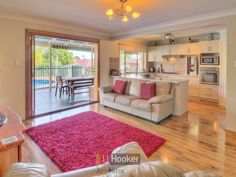 19 Silverdell Crescent, Parkinson QLD 4115