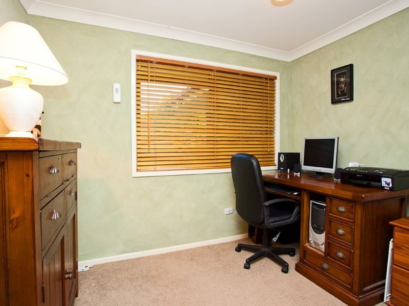 19 Silverdell Crescent, Parkinson QLD 4115