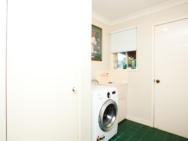 19 Silverdell Crescent, Parkinson QLD 4115