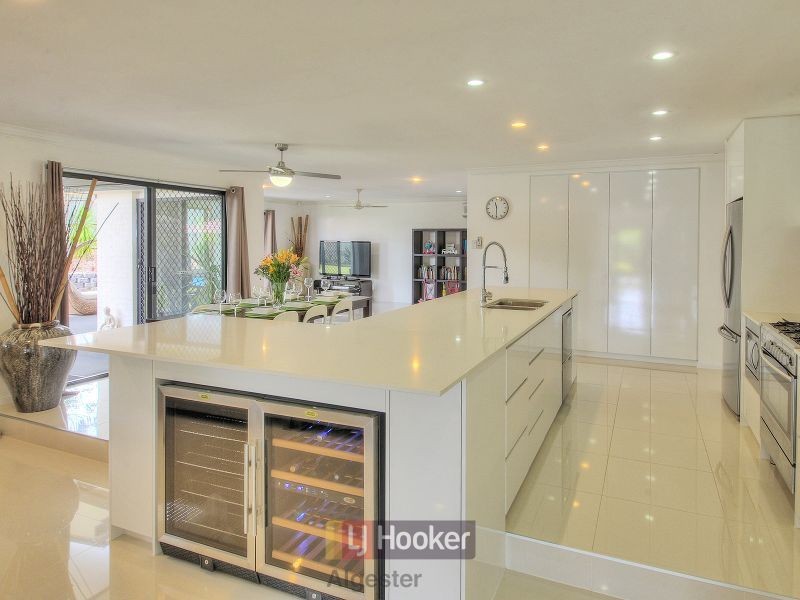 19 Wisteria Place, Mackenzie QLD 4156