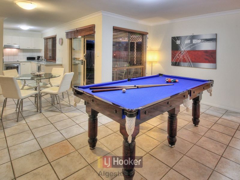 40 Pinedale Crescent, Parkinson QLD 4115