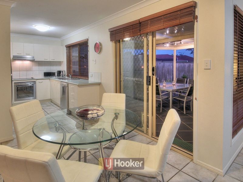 40 Pinedale Crescent, Parkinson QLD 4115