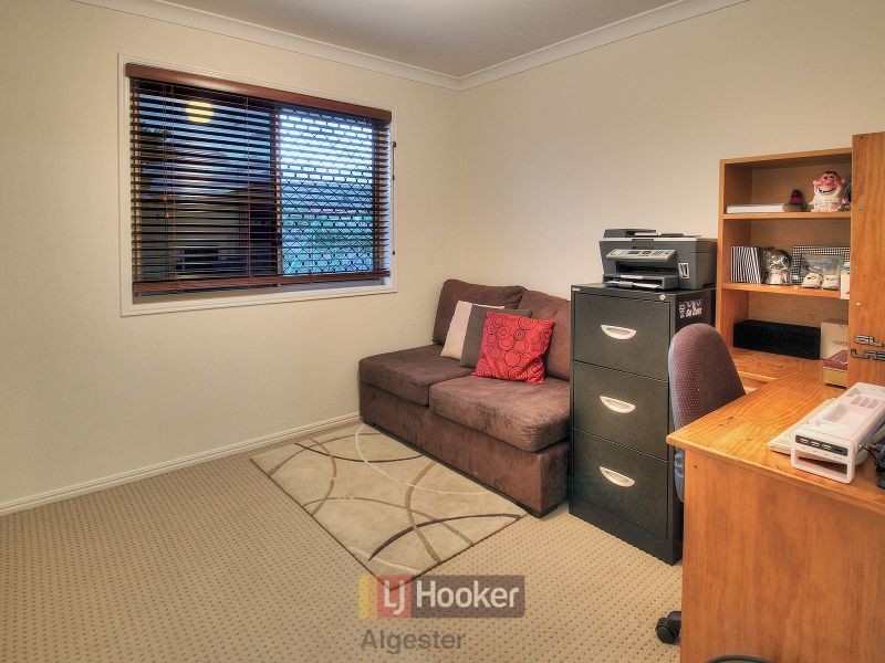 40 Pinedale Crescent, Parkinson QLD 4115