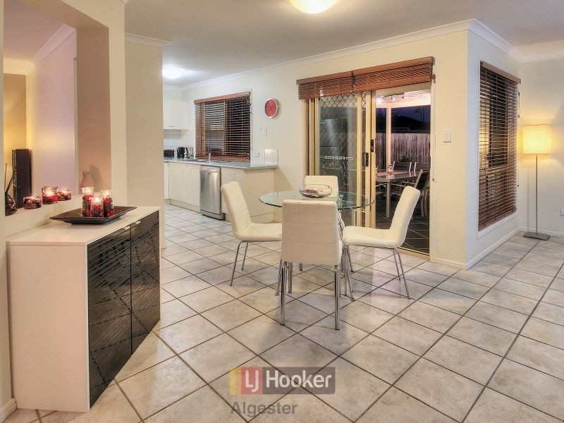 40 Pinedale Crescent, Parkinson QLD 4115