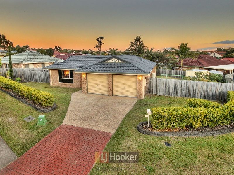 40 Pinedale Crescent, Parkinson QLD 4115