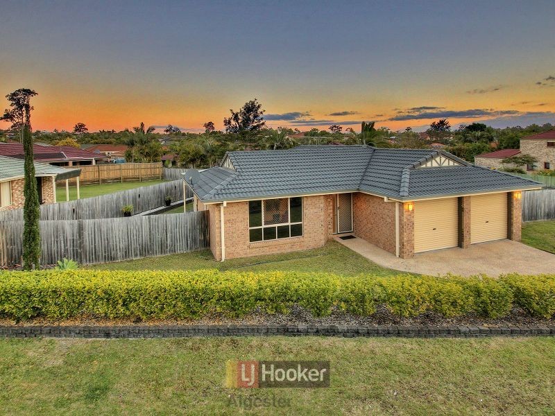 40 Pinedale Crescent, Parkinson QLD 4115