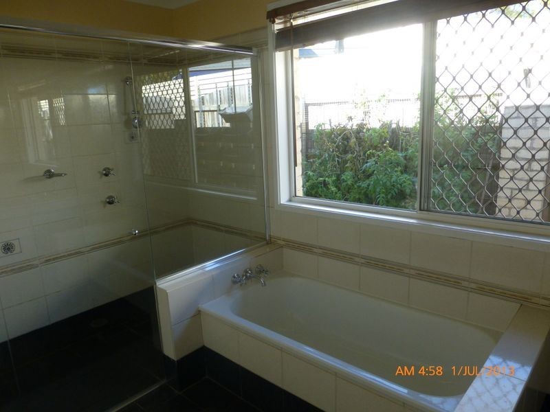 24 Pinewood Court, Algester QLD 4115