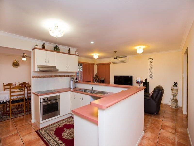 11 Killarney Place, Parkinson QLD 4115