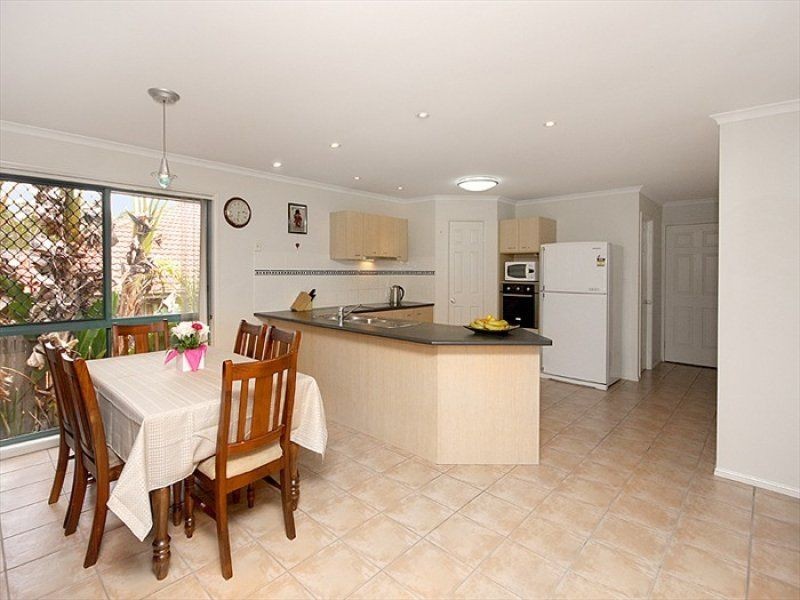 76 Lindfield Street, Parkinson QLD 4115