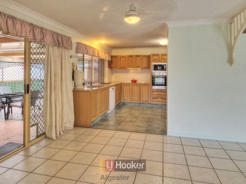 1 Ashford Place, Parkinson QLD 4115