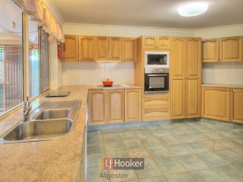 1 Ashford Place, Parkinson QLD 4115