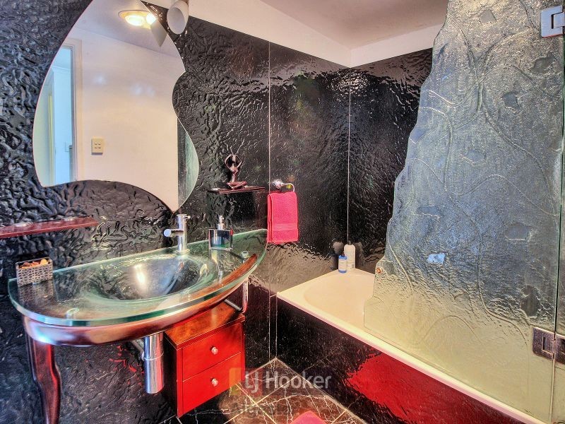 64 Laxton Road, Pallara QLD 4110