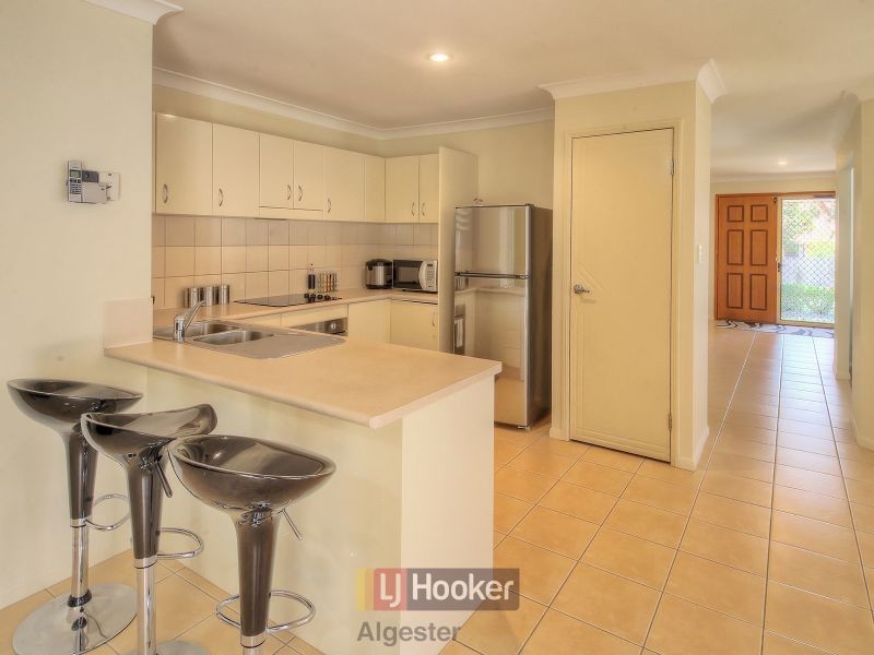 13 Naracoorte Place, Parkinson QLD 4115