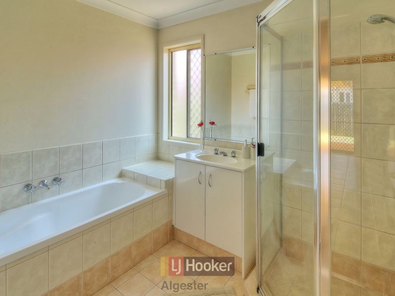 13 Naracoorte Place, Parkinson QLD 4115