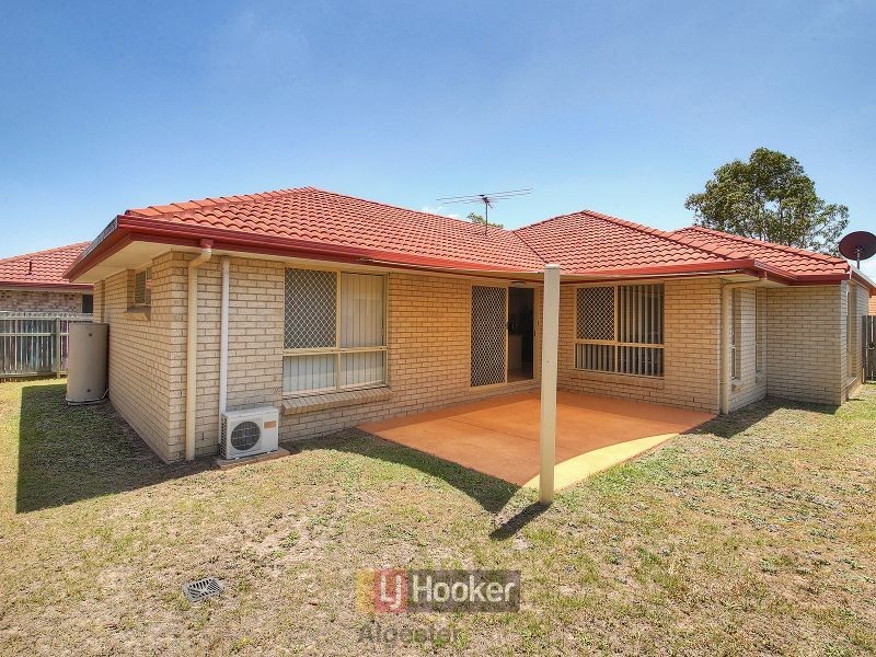 13 Naracoorte Place, Parkinson QLD 4115