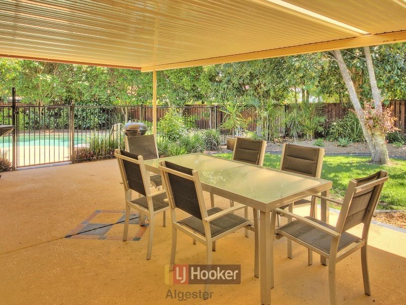 8 Cocoparra Crescent, Parkinson QLD 4115