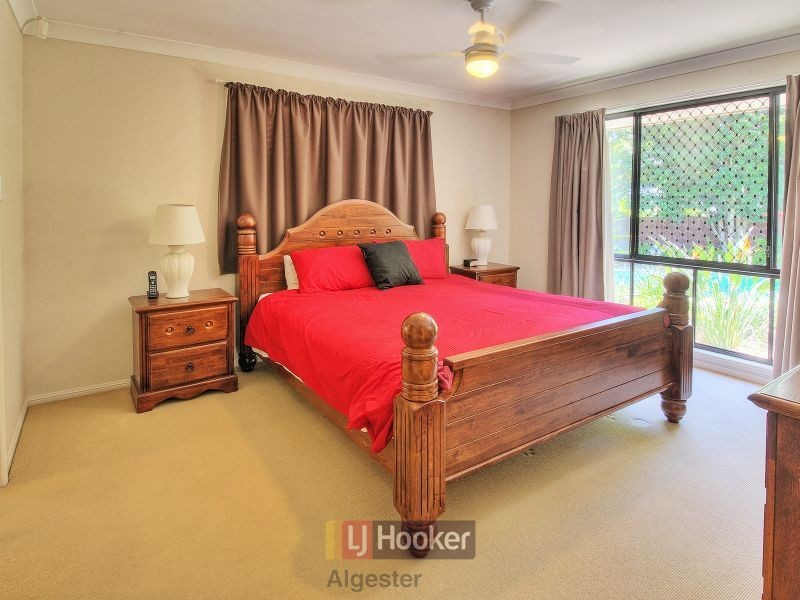 8 Cocoparra Crescent, Parkinson QLD 4115