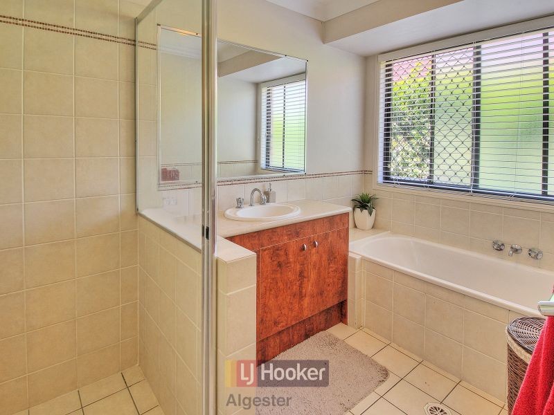 8 Cocoparra Crescent, Parkinson QLD 4115