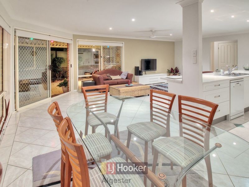 23 Janarde Place, Parkinson QLD 4115