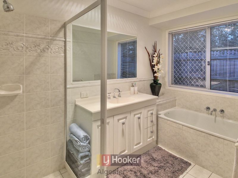 23 Janarde Place, Parkinson QLD 4115