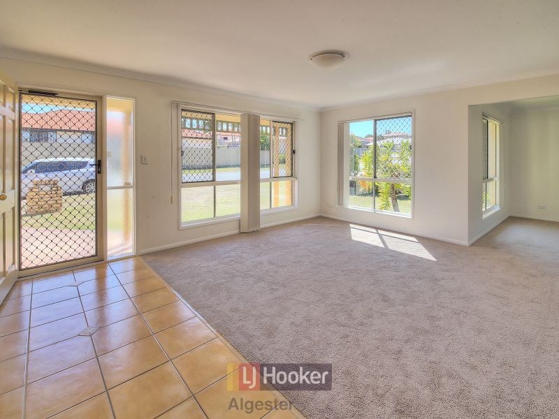 46 Pinedale Cres, Parkinson QLD 4115