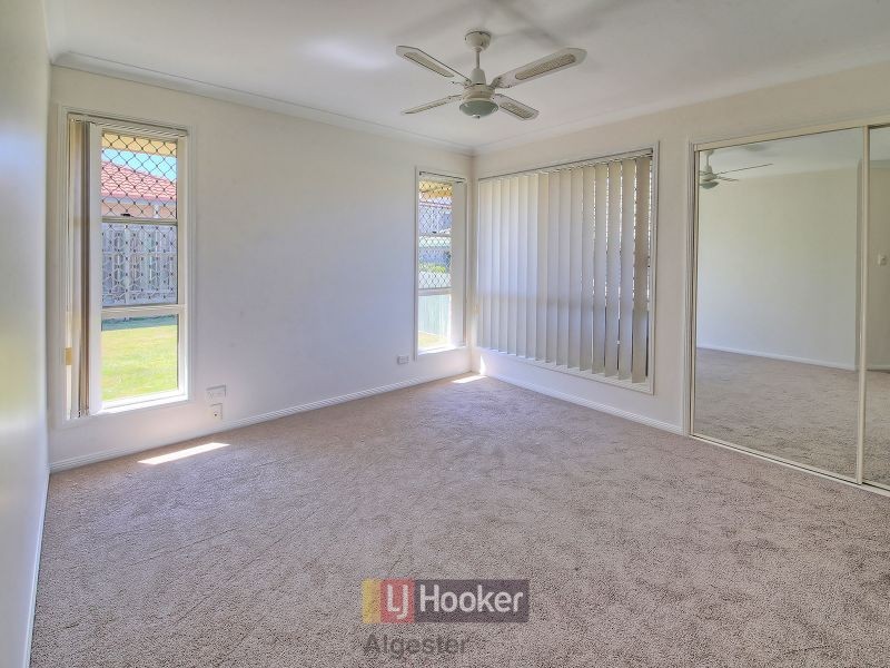 46 Pinedale Cres, Parkinson QLD 4115