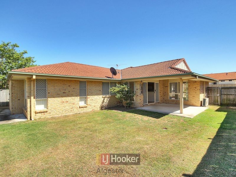 46 Pinedale Cres, Parkinson QLD 4115