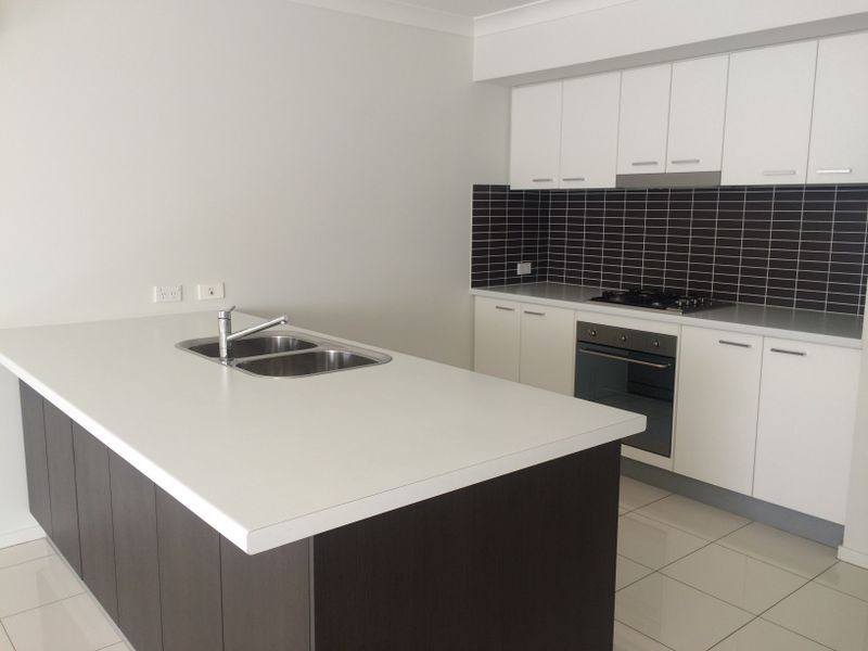 4 Kooyonga Place, Brookwater QLD 4300