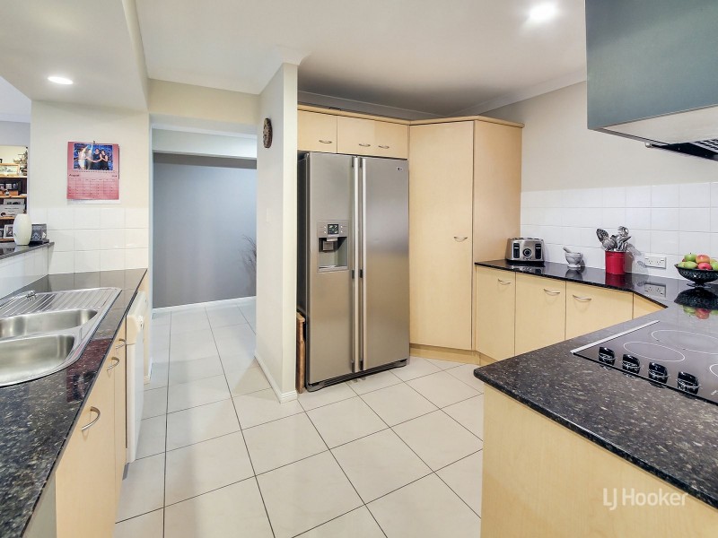 85 Oakview Street, Parkinson QLD 4115